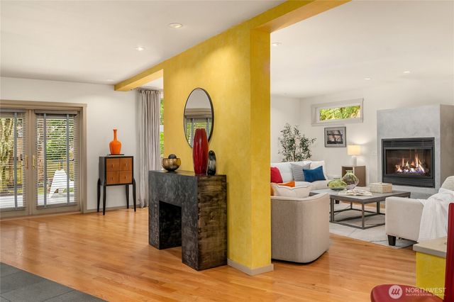 11223 109th Avenue NE, Kirkland, WA 98033