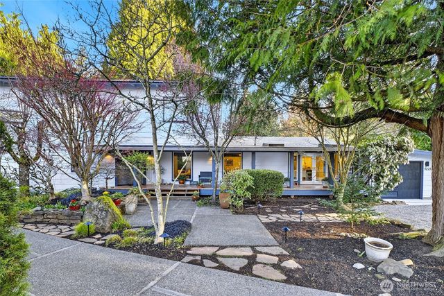 11223 109th Avenue NE, Kirkland, WA 98033