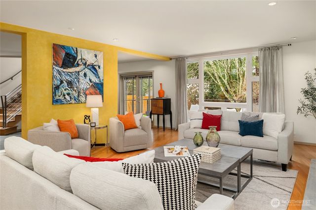 11223 109th Avenue NE, Kirkland, WA 98033