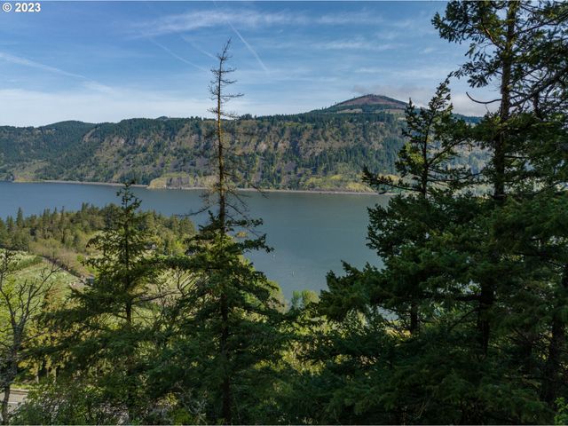 476 COUNTRY CLUB Rd, Hood River, OR 97031
