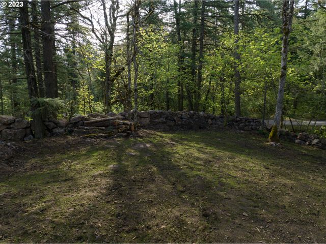 476 COUNTRY CLUB Rd, Hood River, OR 97031