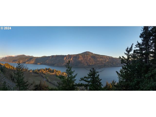 476 COUNTRY CLUB Rd, Hood River, OR 97031