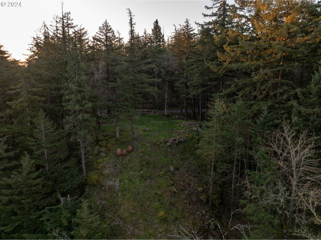 476 COUNTRY CLUB Rd, Hood River, OR 97031