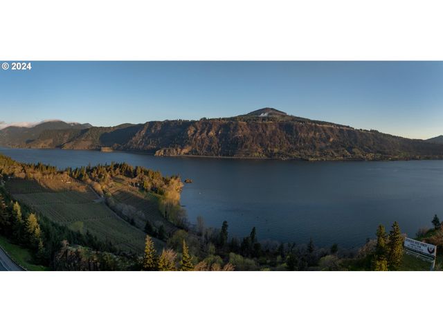 476 COUNTRY CLUB Rd, Hood River, OR 97031