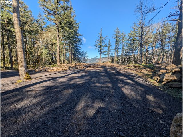 476 COUNTRY CLUB Rd, Hood River, OR 97031