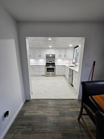 2716 Locust Street, Portage, IN 46368