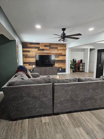 2716 Locust Street, Portage, IN 46368