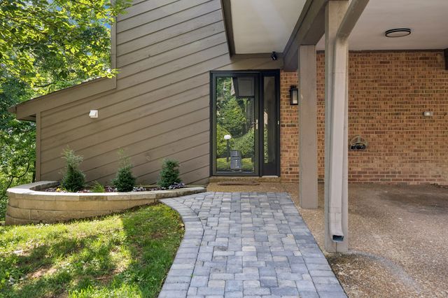 721 Harpeth Trace Dr, Nashville, TN 37221