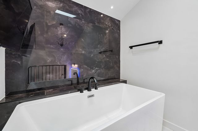 721 Harpeth Trace Dr, Nashville, TN 37221
