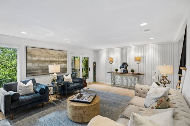 721 Harpeth Trace Dr, Nashville, TN 37221