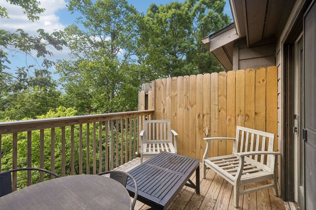 721 Harpeth Trace Dr, Nashville, TN 37221