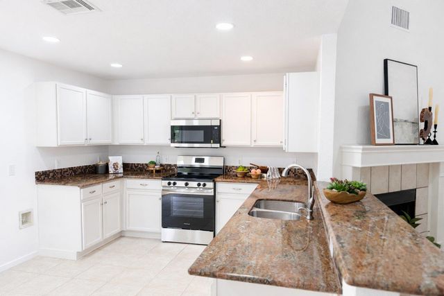 1801 Brentwood DR, Leander, TX 78641