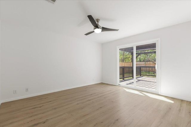 1801 Brentwood DR, Leander, TX 78641