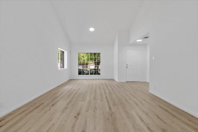 1801 Brentwood DR, Leander, TX 78641