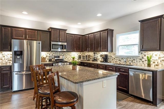 642 Royal Crest Court, Canton, GA 30115