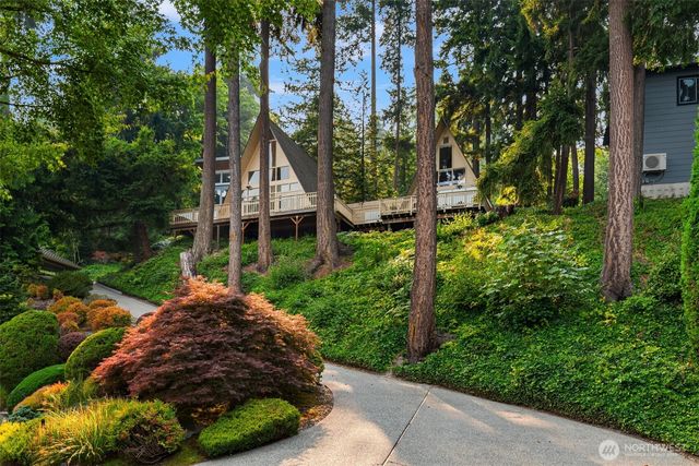 1602 W Lake Sammamish Parkway SE, Bellevue, WA 98008