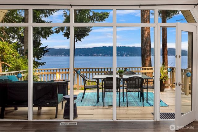 1602 W Lake Sammamish Parkway SE, Bellevue, WA 98008