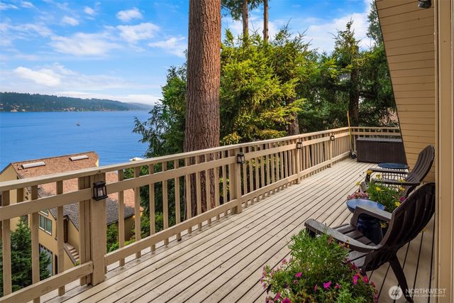 1602 W Lake Sammamish Parkway SE, Bellevue, WA 98008