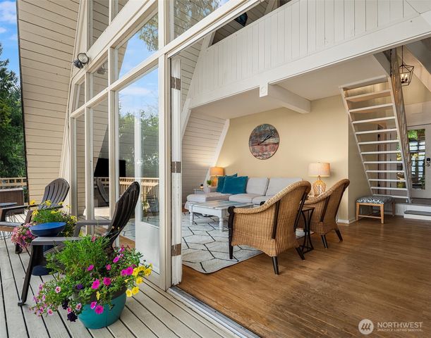 1602 W Lake Sammamish Parkway SE, Bellevue, WA 98008
