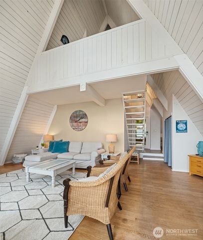 1602 W Lake Sammamish Parkway SE, Bellevue, WA 98008