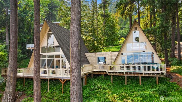 1602 W Lake Sammamish Parkway SE, Bellevue, WA 98008