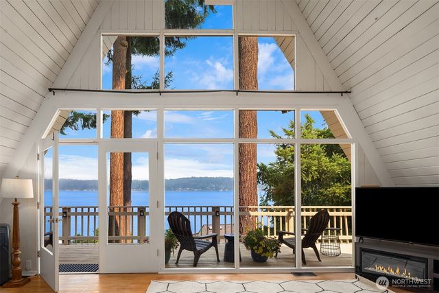 1602 W Lake Sammamish Parkway SE, Bellevue, WA 98008