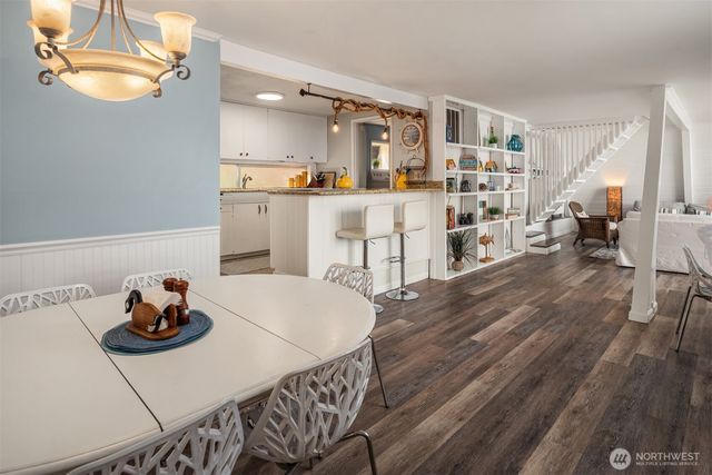 1602 W Lake Sammamish Parkway SE, Bellevue, WA 98008