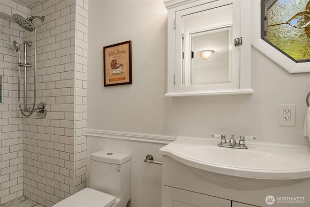 1602 W Lake Sammamish Parkway SE, Bellevue, WA 98008
