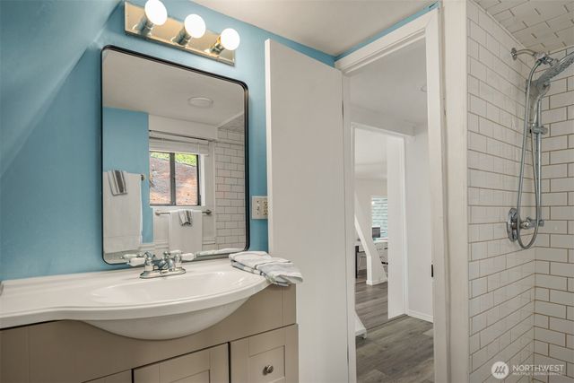 1602 W Lake Sammamish Parkway SE, Bellevue, WA 98008