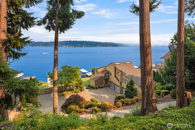 1602 W Lake Sammamish Parkway SE, Bellevue, WA 98008