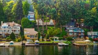 1602 W Lake Sammamish Parkway SE, Bellevue, WA 98008