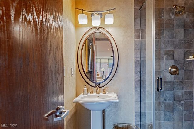 701 W Lakeside Avenue 606, Cleveland, OH 44113