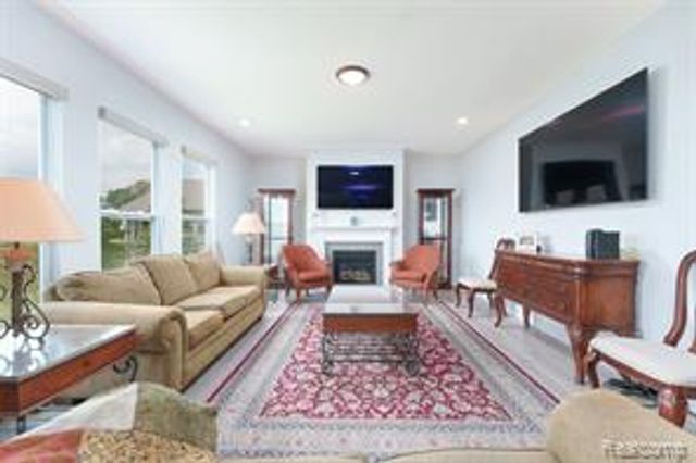 10070 Kylie Drive, Brighton, MI 48116