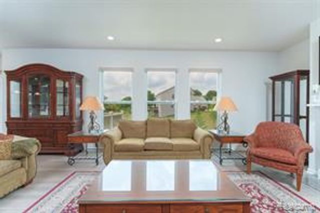 10070 Kylie Drive, Brighton, MI 48116