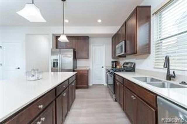 10070 Kylie Drive, Brighton, MI 48116