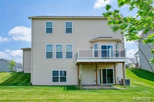10070 Kylie Drive, Brighton, MI 48116