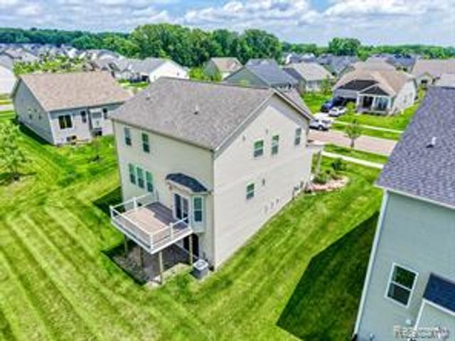 10070 Kylie Drive, Brighton, MI 48116