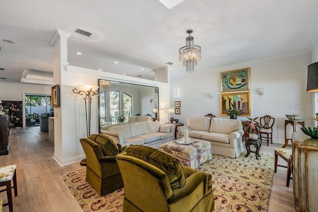 3308 W KNIGHTS AVENUE, Tampa, FL 33611