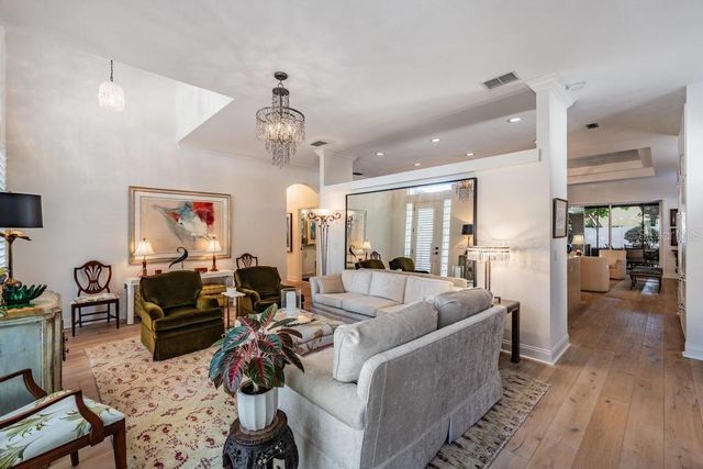 3308 W KNIGHTS AVENUE, Tampa, FL 33611