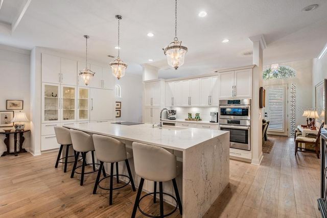 3308 W KNIGHTS AVENUE, Tampa, FL 33611