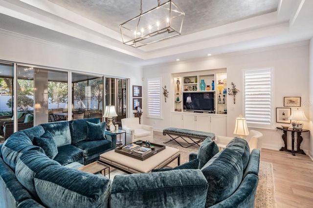 3308 W KNIGHTS AVENUE, Tampa, FL 33611