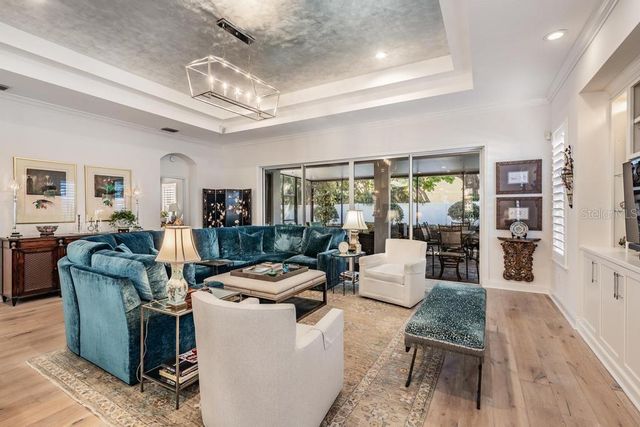 3308 W KNIGHTS AVENUE, Tampa, FL 33611