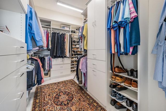 3308 W KNIGHTS AVENUE, Tampa, FL 33611