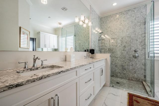 3308 W KNIGHTS AVENUE, Tampa, FL 33611