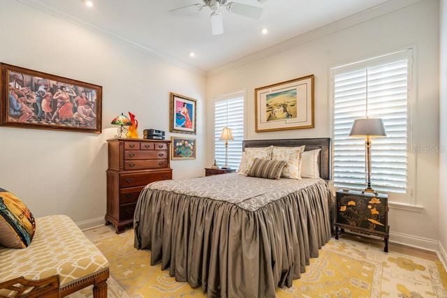 3308 W KNIGHTS AVENUE, Tampa, FL 33611