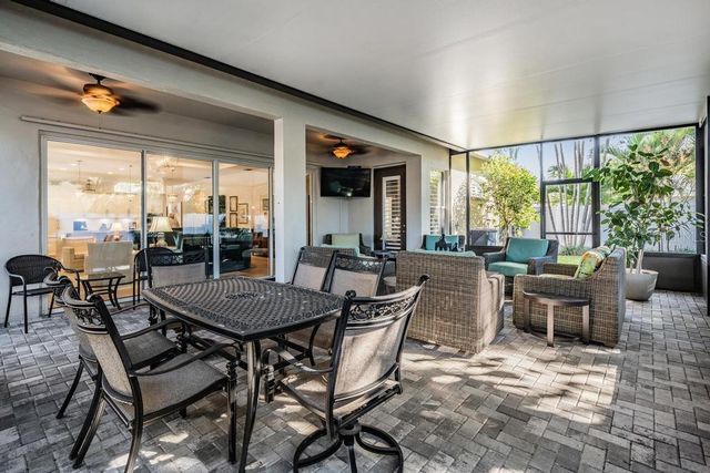 3308 W KNIGHTS AVENUE, Tampa, FL 33611