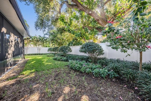 3308 W KNIGHTS AVENUE, Tampa, FL 33611