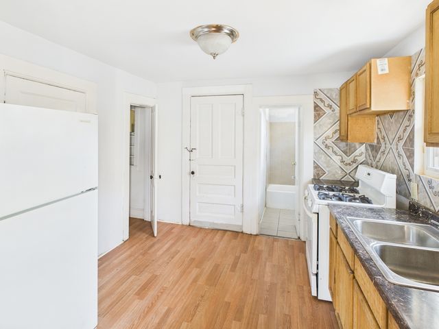 3411 W 63rd Place, Chicago, IL 60629