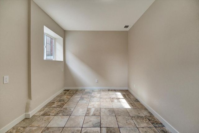 2568 63rd Avenue, Oakland, CA 94605