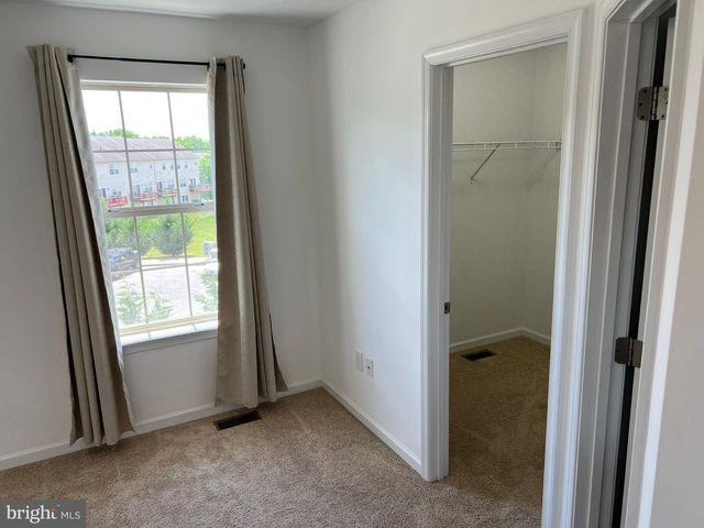 6451 CREEKBEND DR, Mechanicsburg, PA 17050